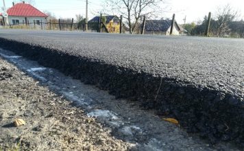 Asfalt proaspăt pe drumul Ciumăfaia – Chidea