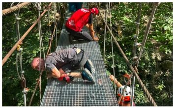 Siguranță sporită pentru drumeții ce merg în Cheile Turzii: Podul 3 din mijlocul defileului a fost refăcut integral din structură metalică