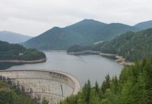 Lucrări de întreținere pe drumul județean care leagă Barajul Drăgan de județul Bihor